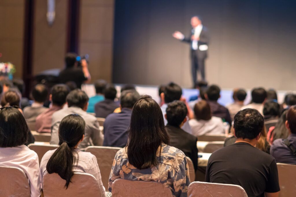 O Impacto das Palestras no Desenvolvimento Pessoal e Profissional